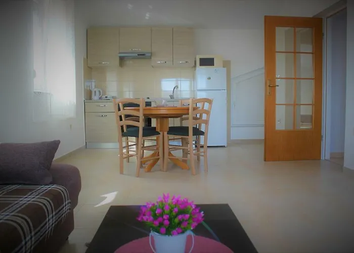 Donat アパート *